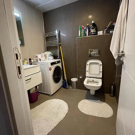 Fully Furnished 1 1 Bedroom